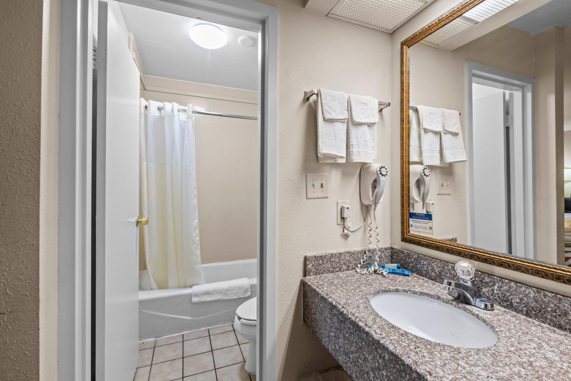 Garnet Inn & Suites, Morehead City Near Atlantic Beach Camera foto